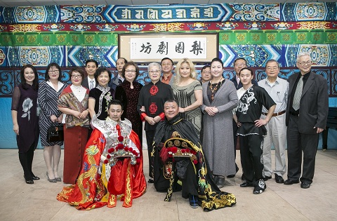 梨園劇坊成立首演 150餘華人參加