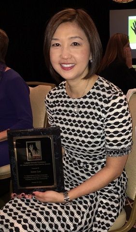 第八屆金手服務獎 華裔Irene Lee獲殊榮