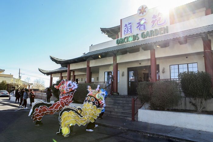 蘭香苑酒家、點心家舞獅慶豬年