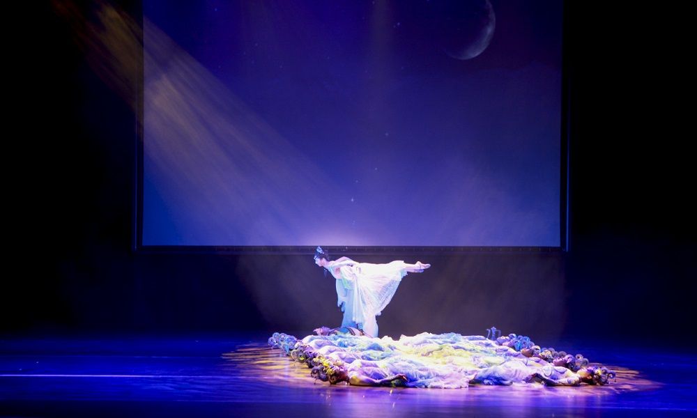 大型民族舞劇《月上賀蘭》登維加斯舞台