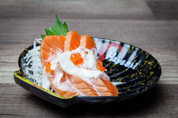 Hayashi日本料理店隆重开业