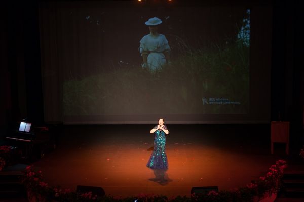 蓝天鹂音合唱团周年庆典演出圆满成功