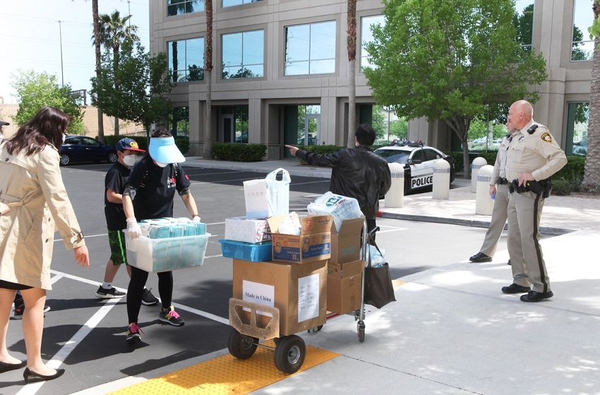 華人社區向大都會警局捐贈防疫物資 