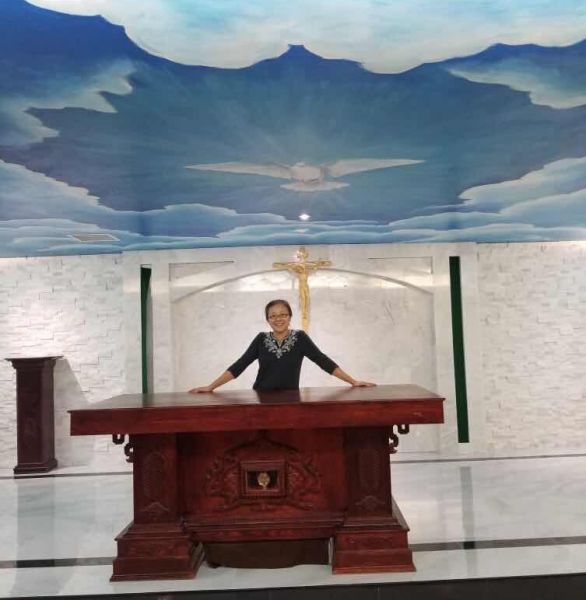 Zhang Jinrong was invited to paint the ceiling for the Catholic Church