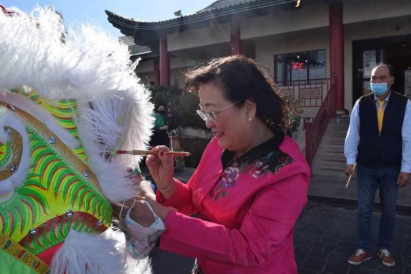 蘭香苑酒家、點心家餐廳 舞獅迎牛年慶春節