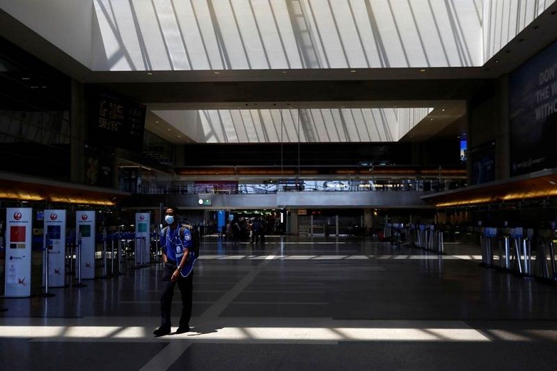 洛杉矶国际机场传有枪手 乘客奔逃2人受伤