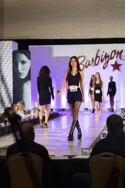 第33届美国Barbizon模特大赛 欢颜学员Amy喜获冠军