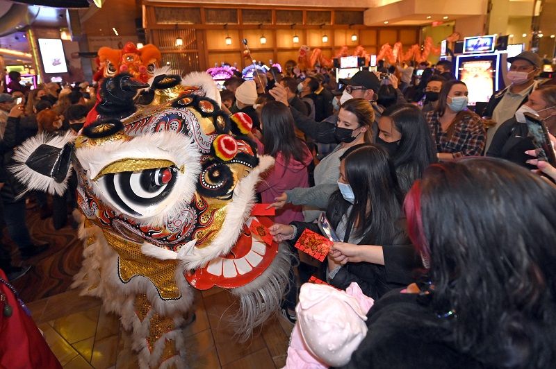 红石赌场酒店舞狮 欢庆中国新年