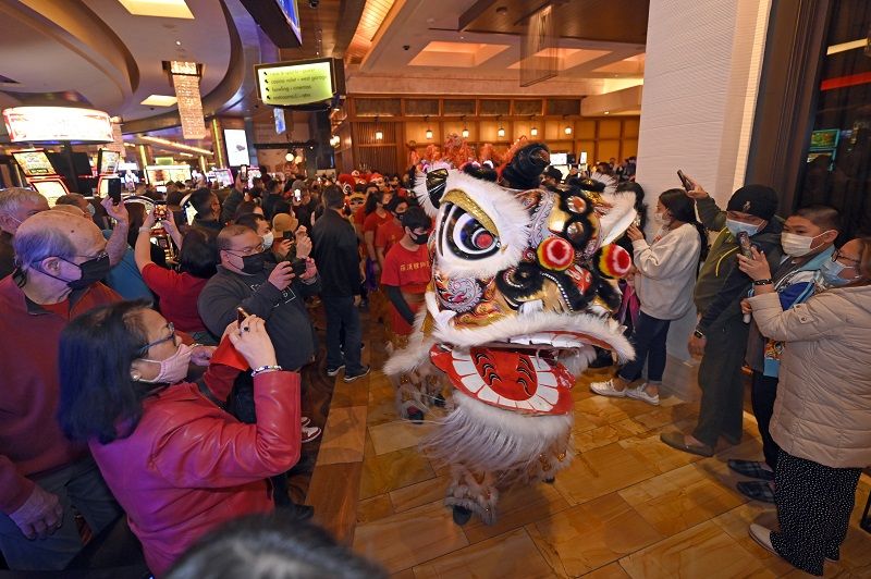 红石赌场酒店舞狮 欢庆中国新年