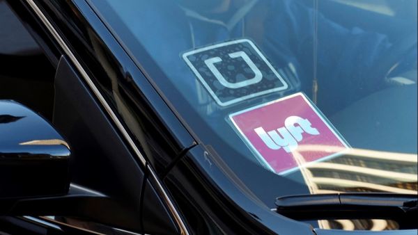 油价暴涨波及网约车行业 Uber和Lyft恐涨价