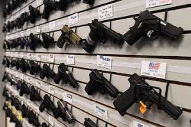 美國槍枝氾濫 製造商20年生產逾1億把槍