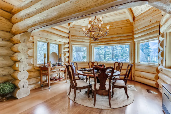 查尔斯顿山小木屋210 万美元出售