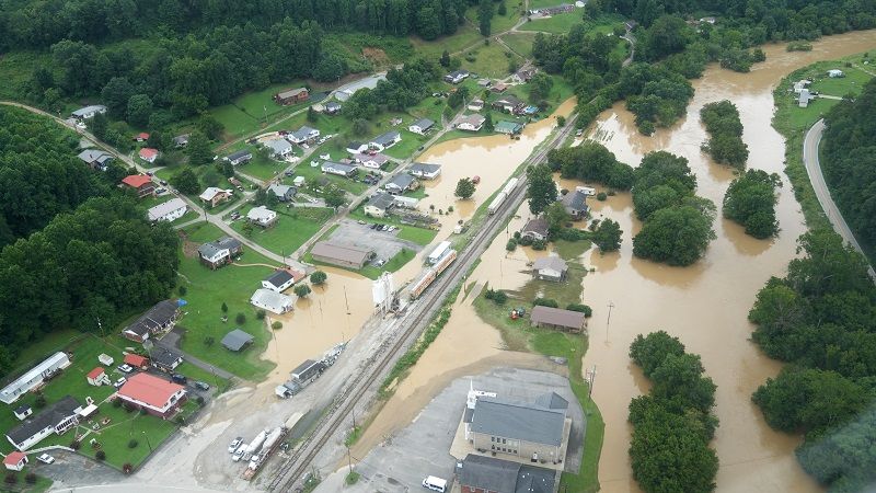 肯塔基州超大豪雨釀洪災 16人罹難包含6童