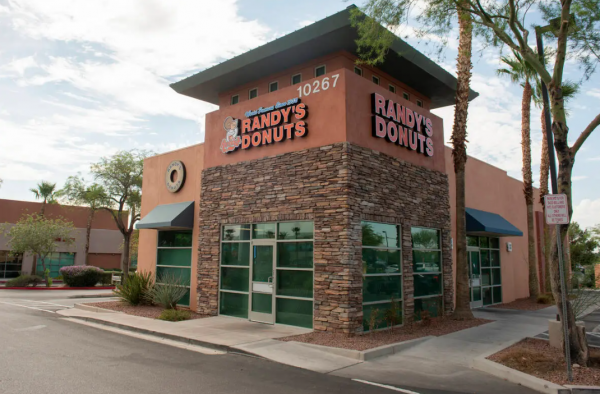Randy's Donuts 将在沙漠林开分店