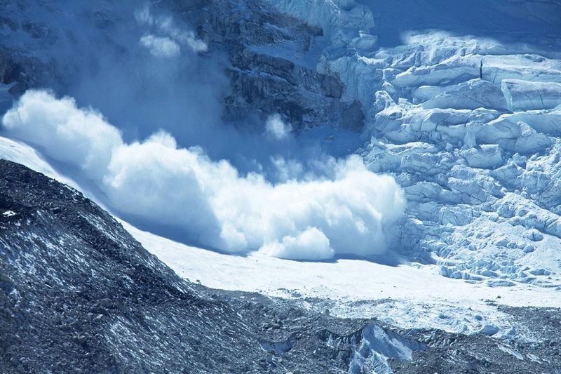 喜馬拉雅山雪崩 41人登山隊遭活埋已10死多人失蹤