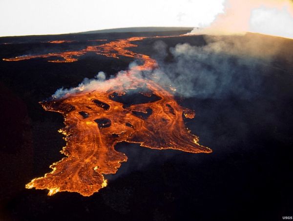 夏威夷毛納羅亞火山開始噴發 警戒層級升高