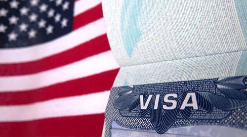 美移民局：擬調漲部分簽證和綠卡申請費 