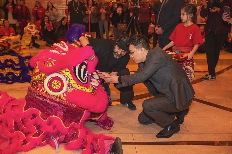 M度假村欢庆春节 金龙献瑞醒狮贺岁