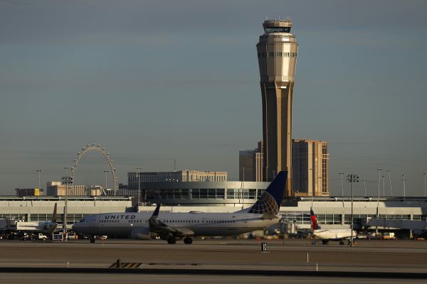 拉斯维加斯机场  2022 年旅客数量创纪录
