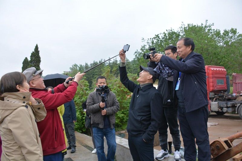 海外华媒走进小浪底水利枢纽