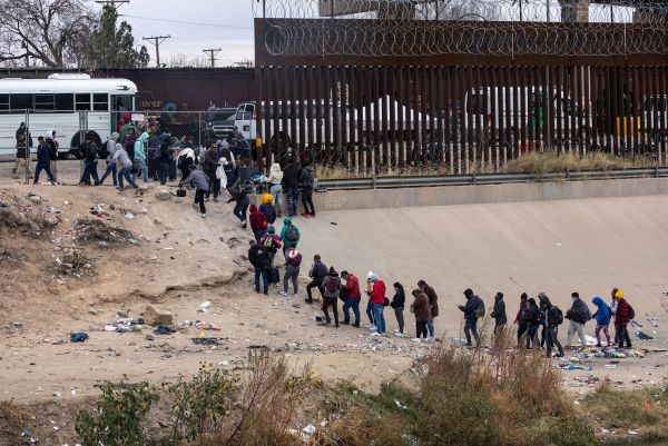 移民政策“第42条”将取消 美移民局宣布新边境计划