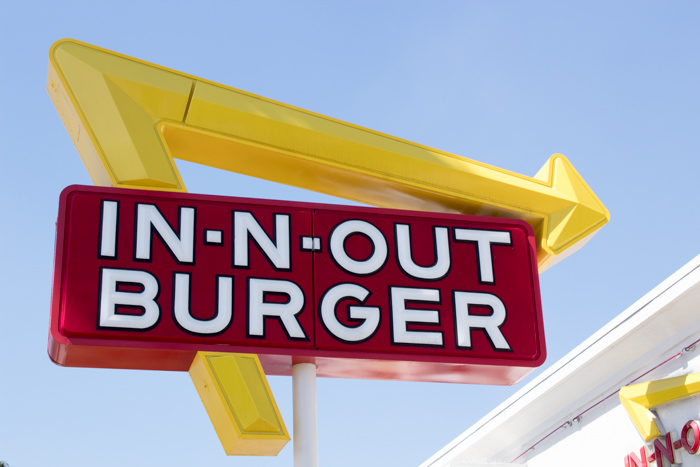 In-N-Out 在五个州 员工禁戴口罩