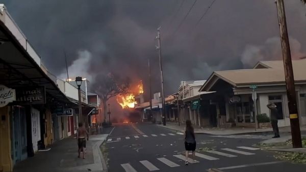 夏威夷野火已致36死 民众跳海逃生 万人撤离