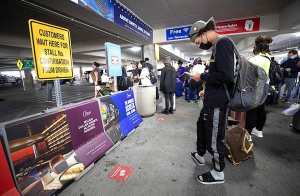 拉斯維加斯擁擠週末 共乘車司機和乘客達到極限