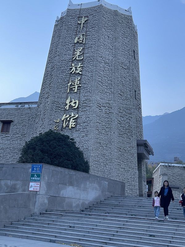 阿坝州自然条件优厚 风景名胜璀璨吸睛