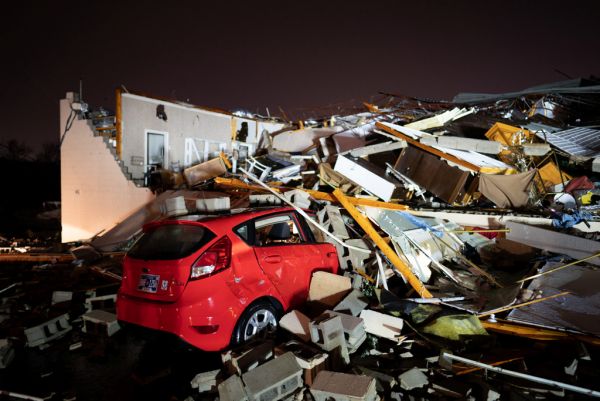 田纳西州遭龙卷风袭击酿6死 