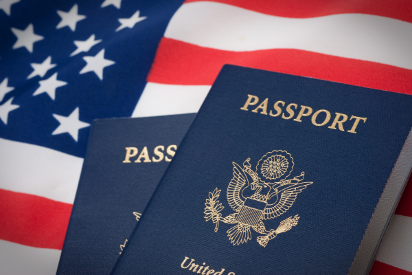 美國務院：護照申請處理時間減少為6至8週