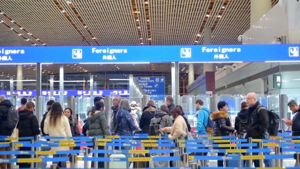 推5項新措施 外籍人員赴華将更便利