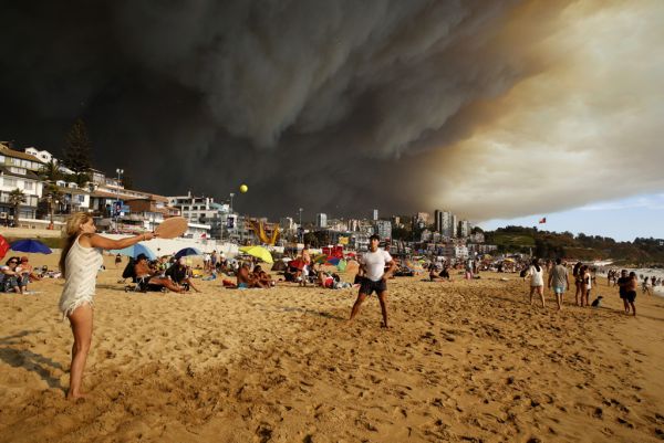 智利野火烧向沿海观光城镇 已51死数百失踪