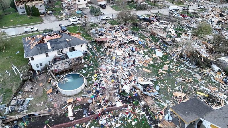 內布拉斯加州龍捲風肆虐 民宅毀損社區幾乎夷平