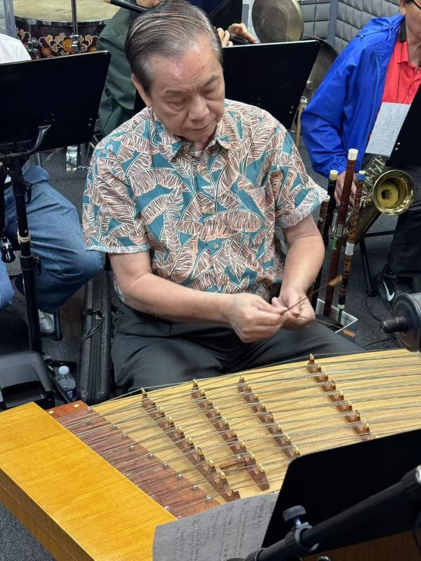 維加斯”劍之聲音樂曲藝社”融入社區