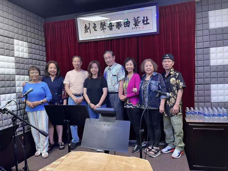 維加斯”劍之聲音樂曲藝社”融入社區