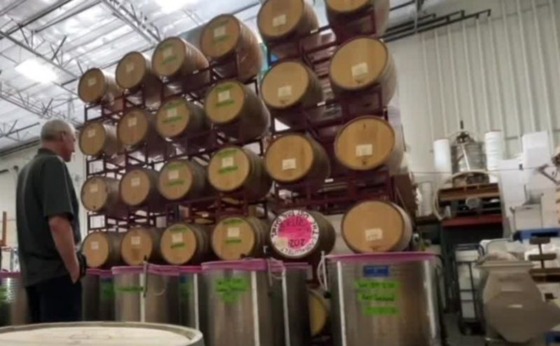 关税推高葡萄酒价格 酿酒商、顾客感压力