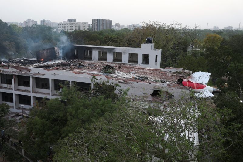印航空难787撞医学院宿舍爆炸 5学生用餐遇死劫！