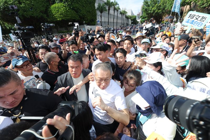 柯文哲7000萬元交保砲轟賴清德 府回應不接受抹黑 籲勇敢面對司法