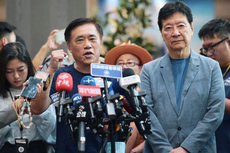 郝龍斌婉拒黨魁辯論！中天曝「臨時反悔」：已備好人形立牌