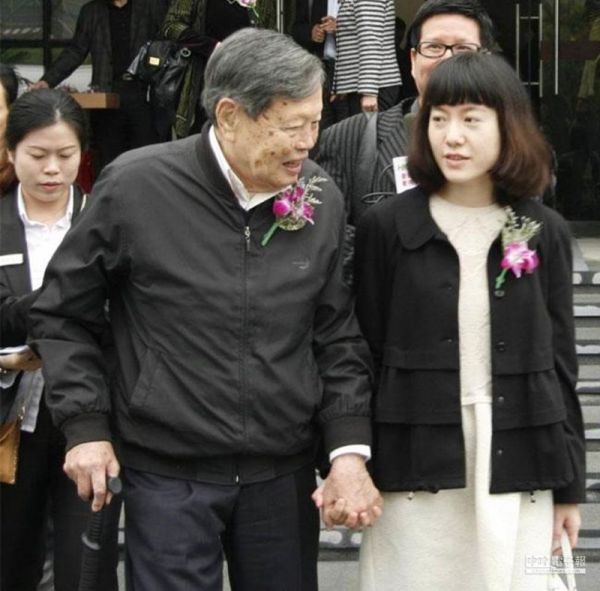 诺贝尔物理学奖得主杨振宁逝世 享年103岁