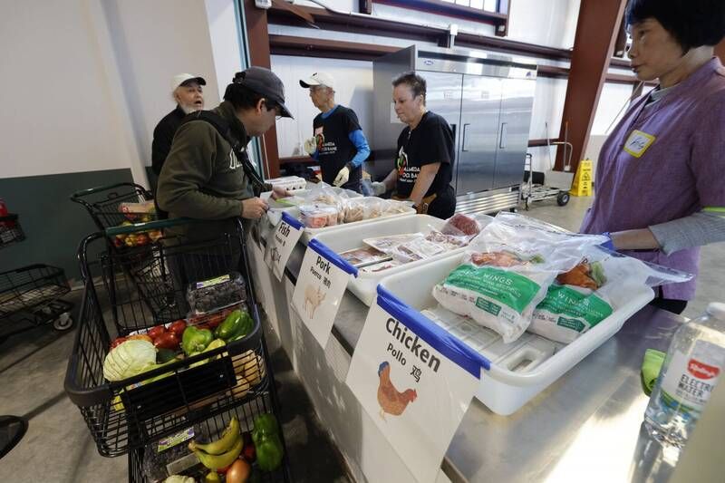 联邦政府关门满月 两名法官裁定川普政府不得停发食物券