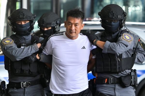 「KK園區」主謀佘智江泰警押送 引渡回中國 