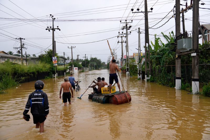 印尼暴雨釀洪患山崩 罹難者已逾300失蹤279人