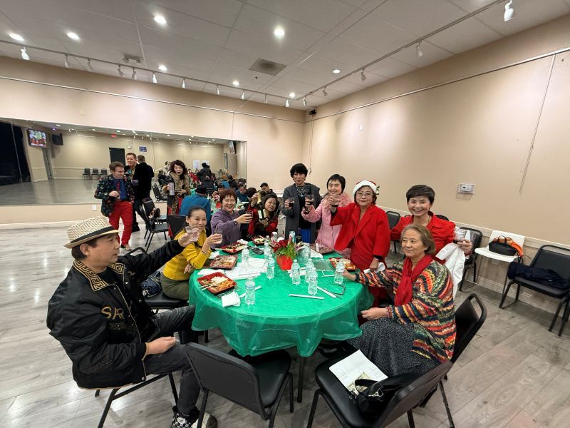 藍天文化中心舉辦會員與理事聖誕聯歡晚會