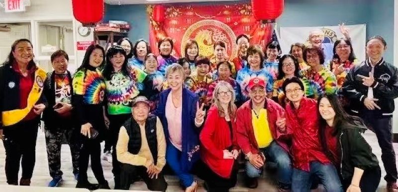 維加斯中國城獅子會走進養老院 共慶馬年新春