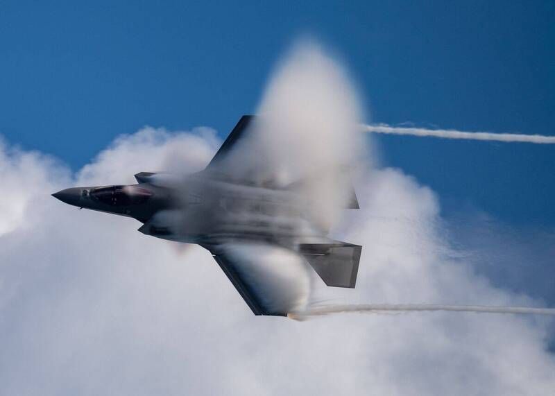 头一遭！美军F-35战机疑遭伊朗击中安全迫降基地
