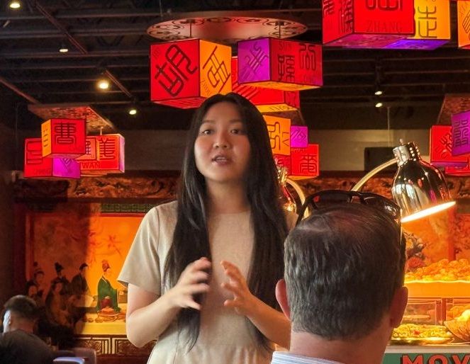 Minja Yan 參選縣委員引關注 籌款餐會匯聚人氣