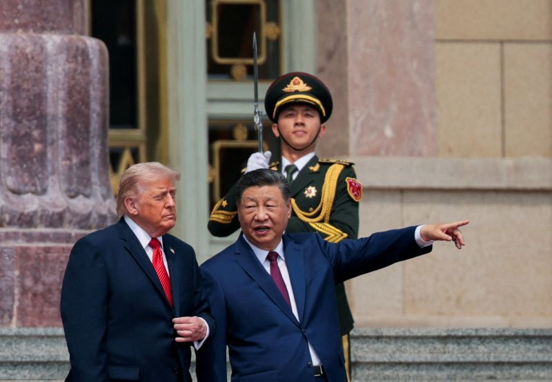 川习会历时逾2小时后 习近平陪同川普逛天坛