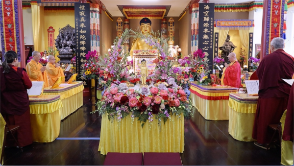 华藏寺隆重庆祝佛诞 浴佛法会圆满举行